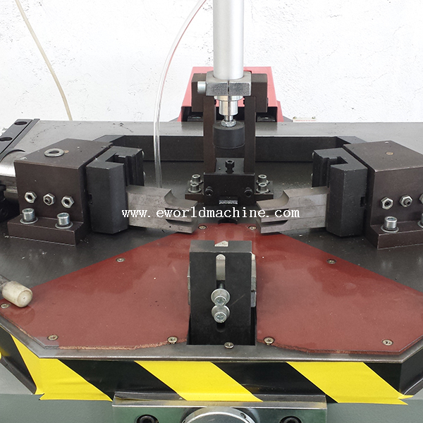 Single Head Aluminum Window Corner Crimping Machine