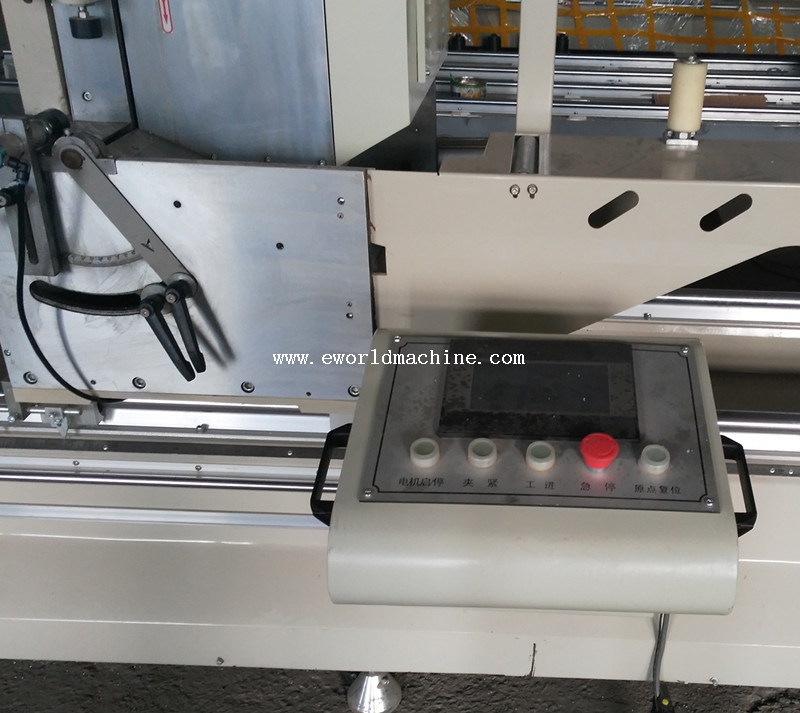 Aluminium vindusd&oslash;r CNC dobbel hodekappesag